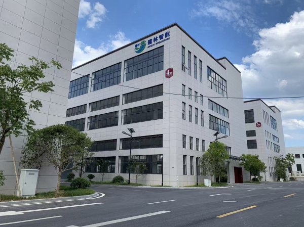 明利配资端 一场突如其来的专利侵权诉讼：宇树科技为何被告？